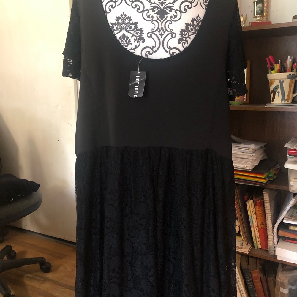 Black Lace Skull Maxi Dress - Picture 2 of 7